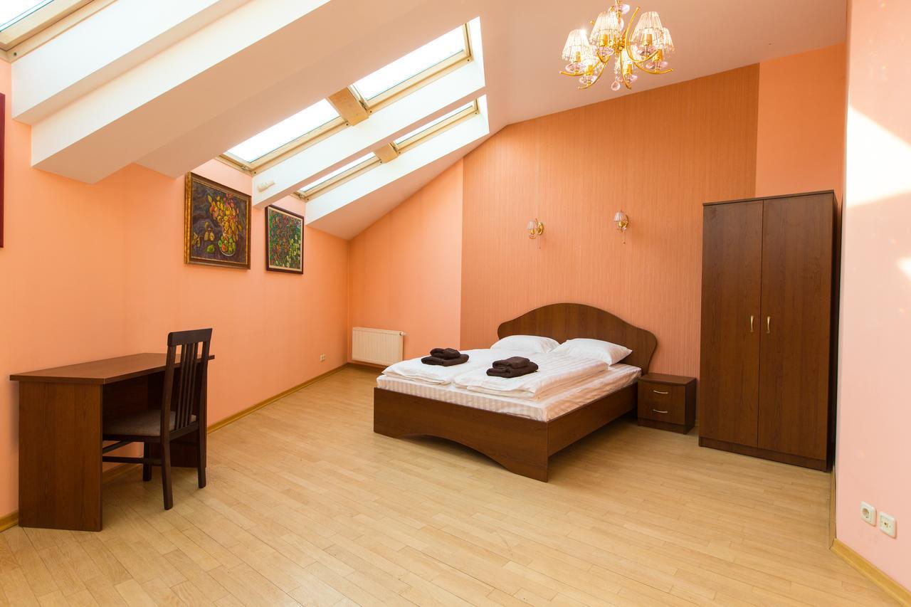 10 Rooms Liov Exterior foto