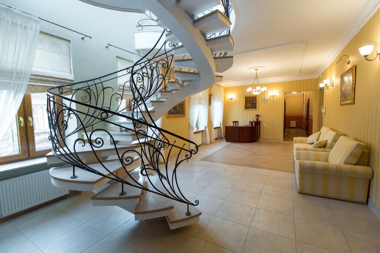 10 Rooms Liov Exterior foto