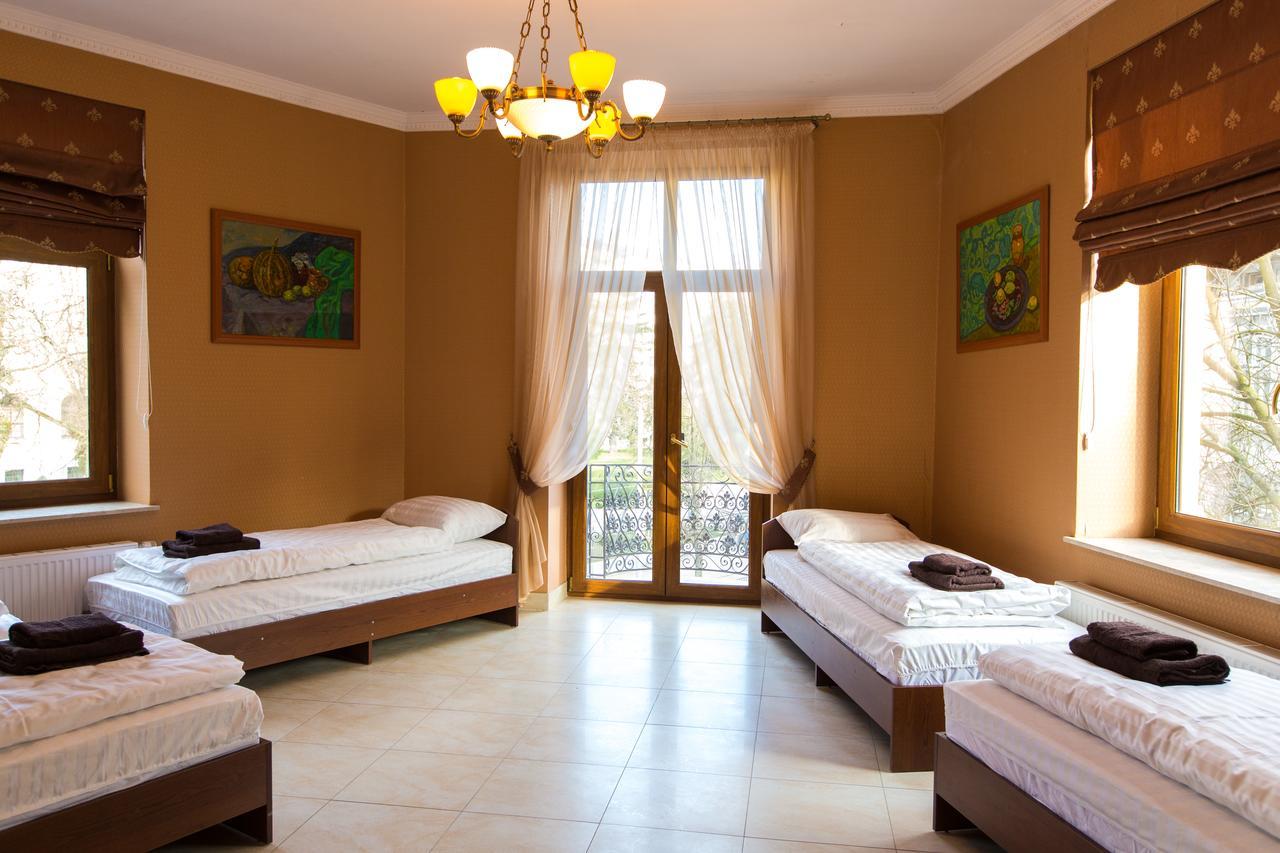 10 Rooms Liov Exterior foto