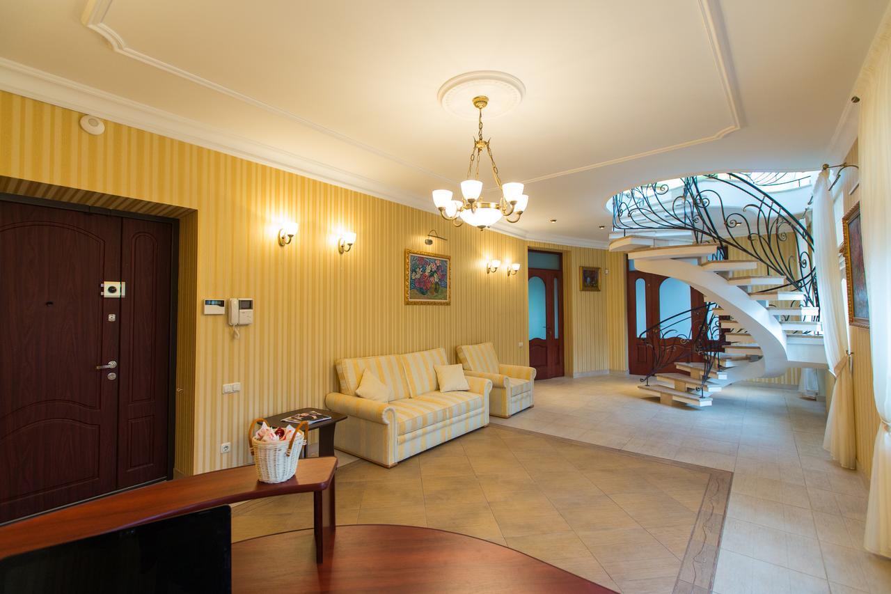 10 Rooms Liov Exterior foto