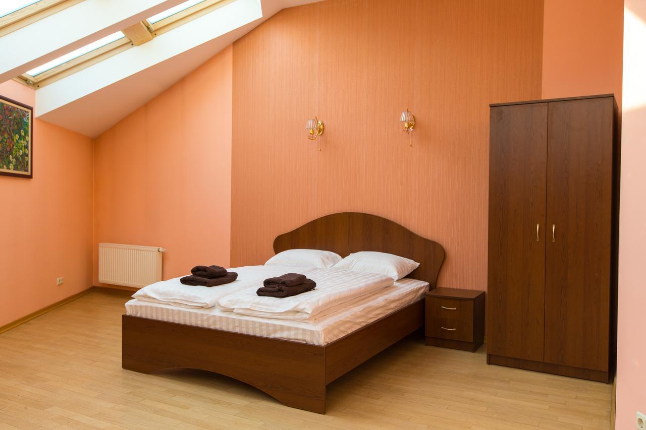 10 Rooms Liov Exterior foto