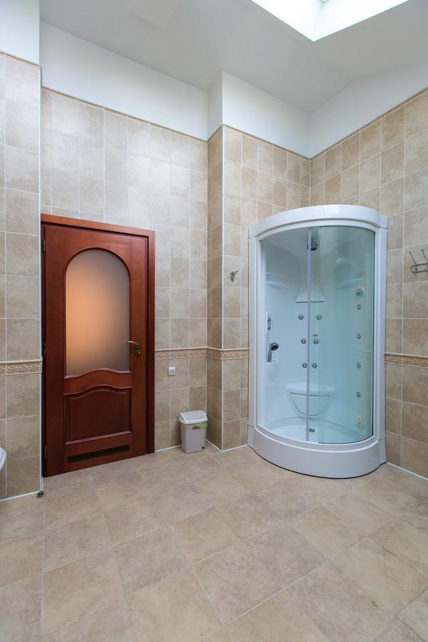 10 Rooms Liov Exterior foto