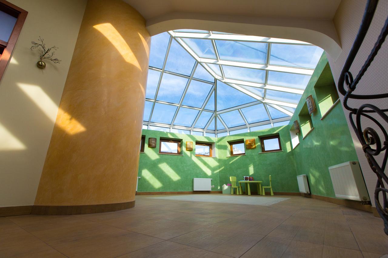 10 Rooms Liov Exterior foto